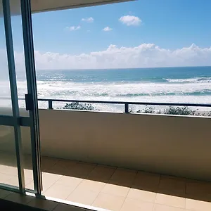 https://at-the-sands-holiday-apartments-gold-coast.queenslandhotels.net